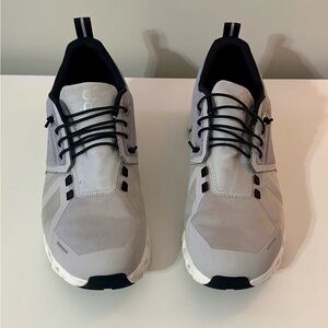 On Cloud 5 Waterproof Women’s Glacier-White Running Shoes Size 10.5. Like New!